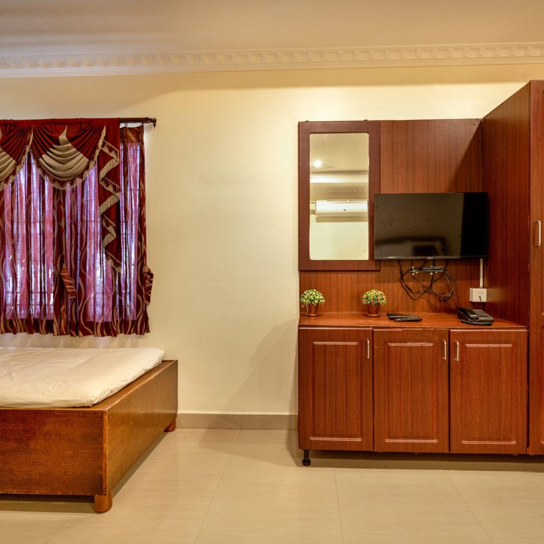 FIVE BED AC ROOM (2)